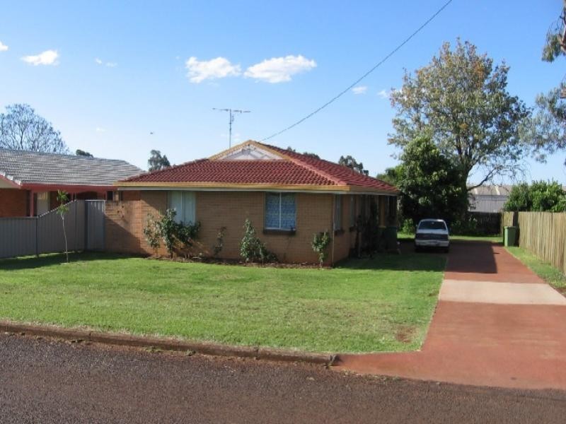 13 Scheske Street, Wilsonton QLD 4350