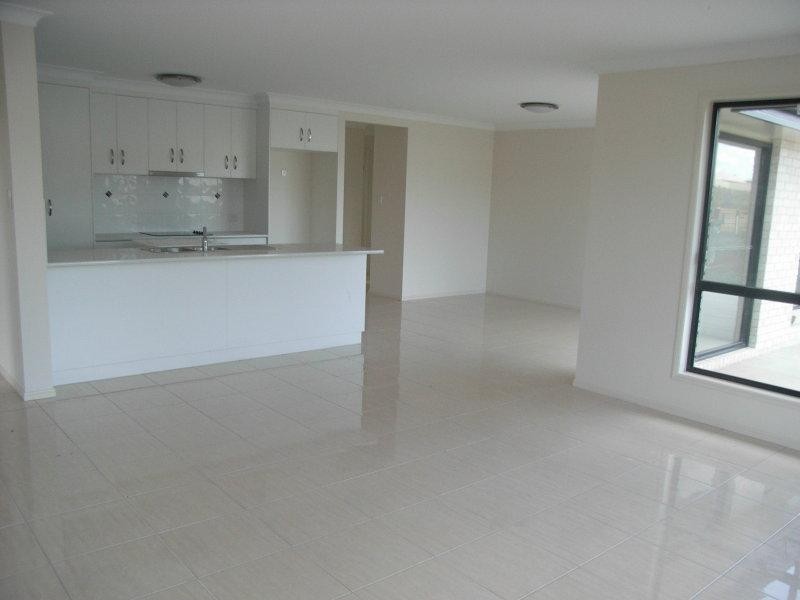 16 Newman Road, Wyreema QLD 4352