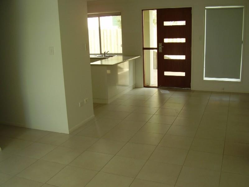 3/4A Rose Street, Wilsonton QLD 4350