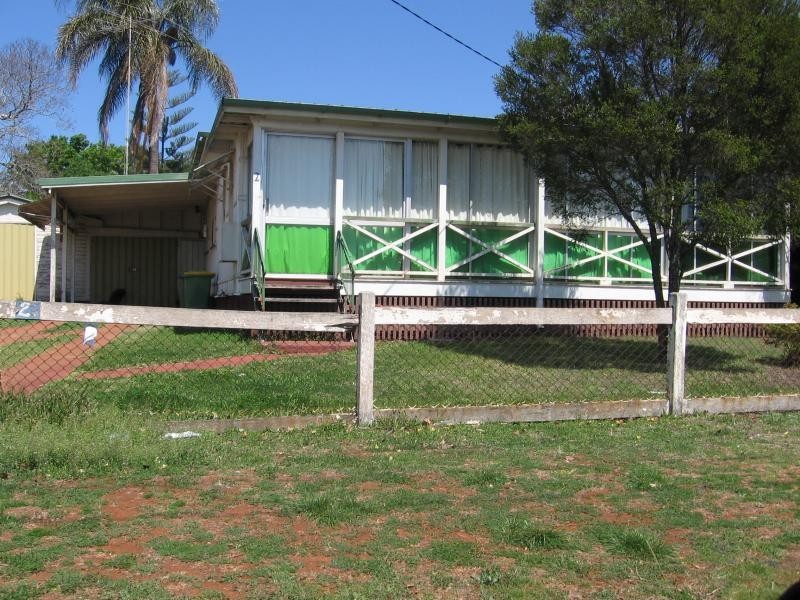 2 Hamilton Street, Newtown QLD 4350