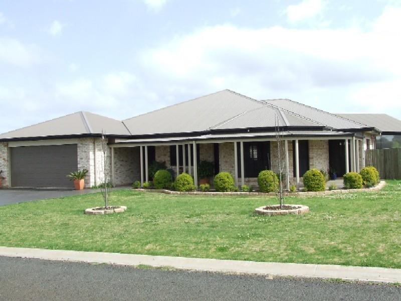 8 Powell Court, Highfields QLD 4352