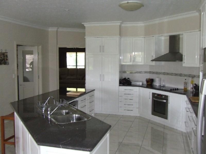 8 Powell Court, Highfields QLD 4352