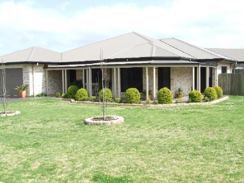 8 Powell Court, Highfields QLD 4352