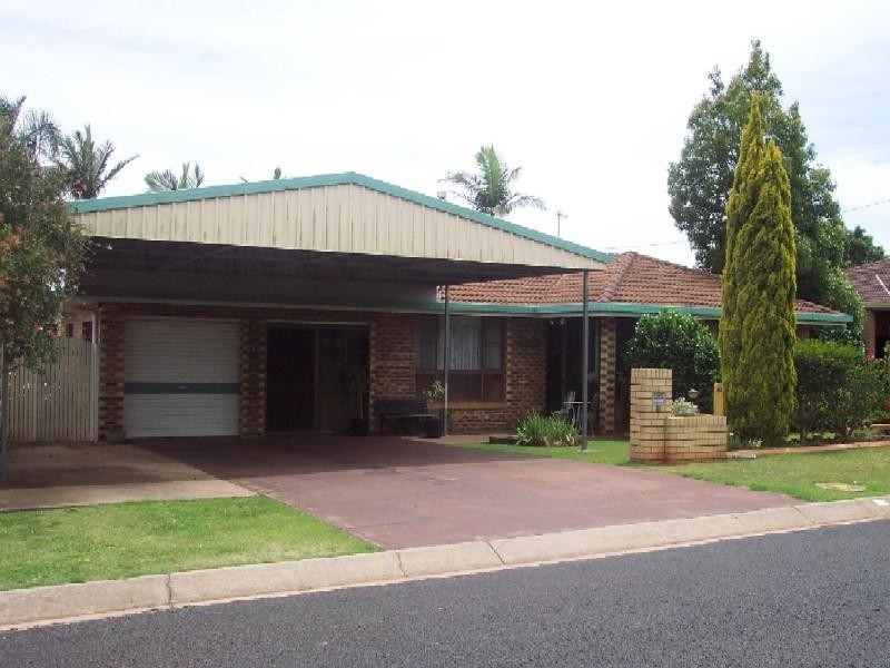 13 Jondaryan Street, Newtown QLD 4350