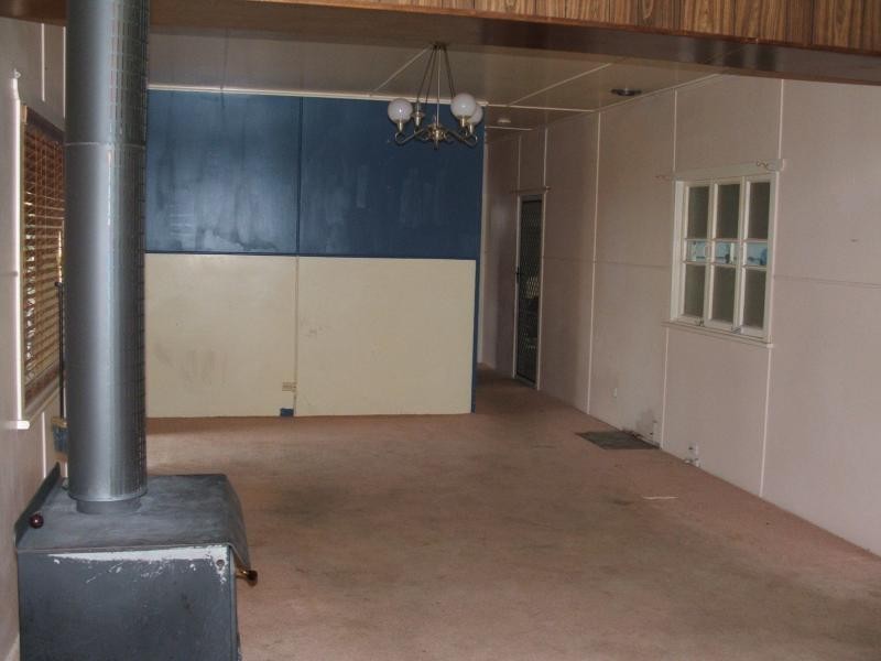 42 Toowoomba Road, Oakey QLD 4401