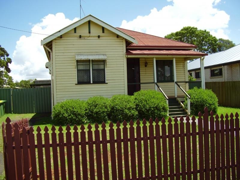 17 McDowall Street, Newtown QLD 4350