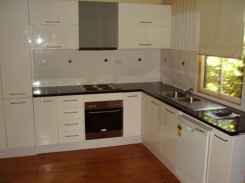 17 McDowall Street, Newtown QLD 4350