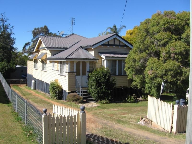 19 Station Street, Helidon QLD 4344