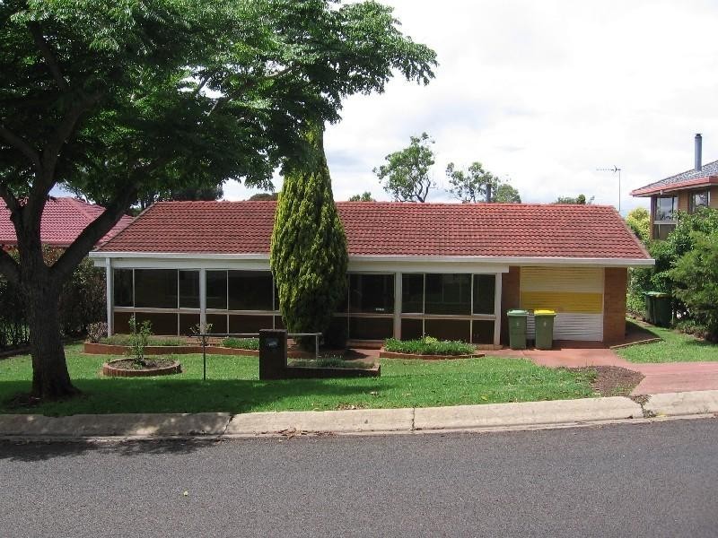 28 Hoey Street, Harristown QLD 4350