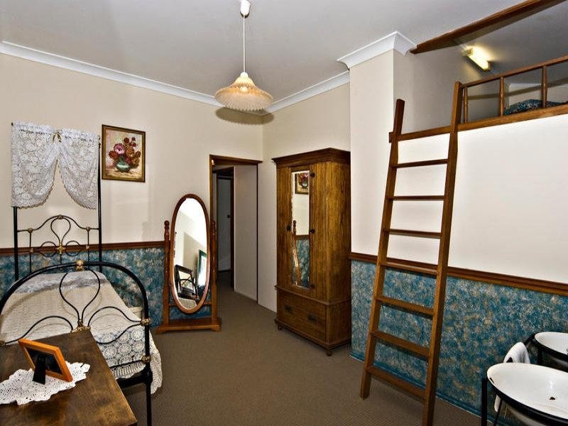 191 Spring Street, Middle Ridge QLD 4350