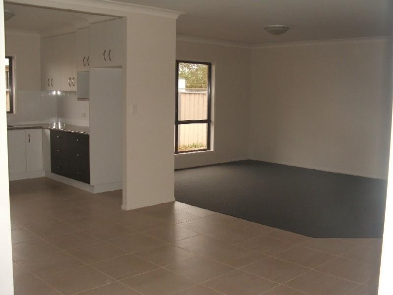 21 Berghofer Drive, Oakey QLD 4401