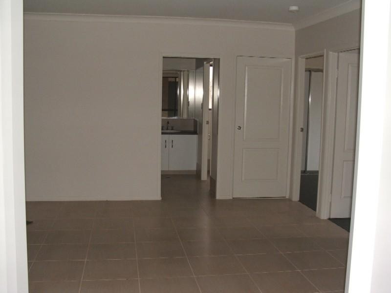 21 Berghofer Drive, Oakey QLD 4401