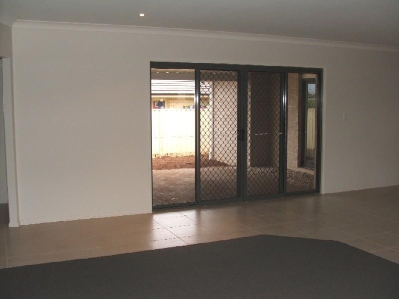 21 Berghofer Drive, Oakey QLD 4401