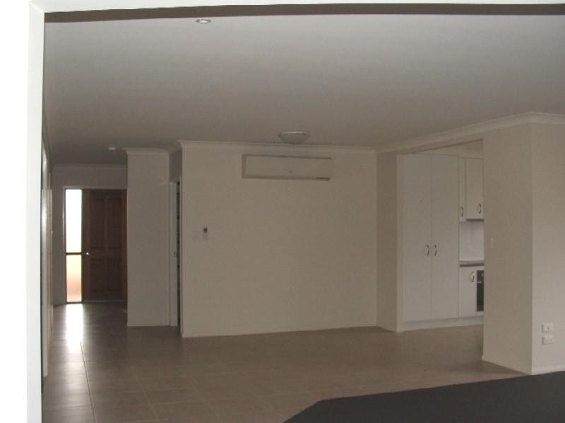 21 Berghofer Drive, Oakey QLD 4401