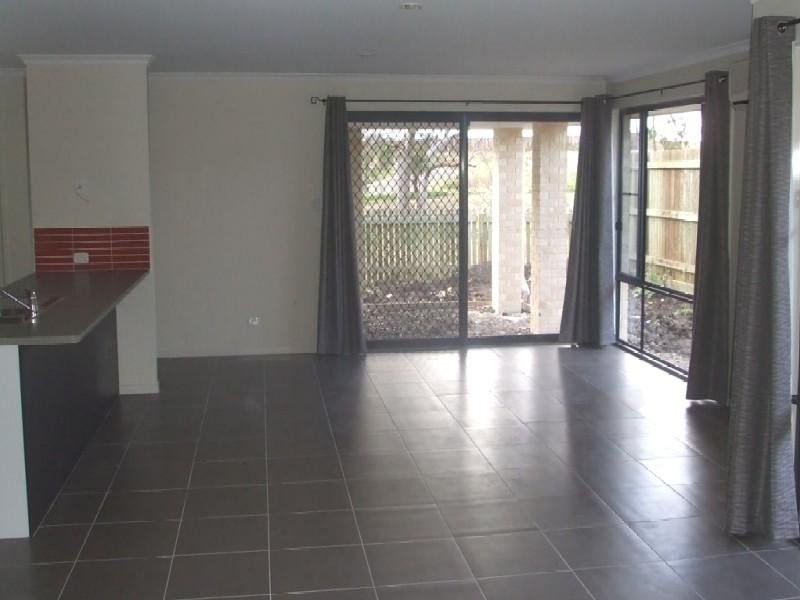 31 Sunset Drive, Glenvale QLD 4350
