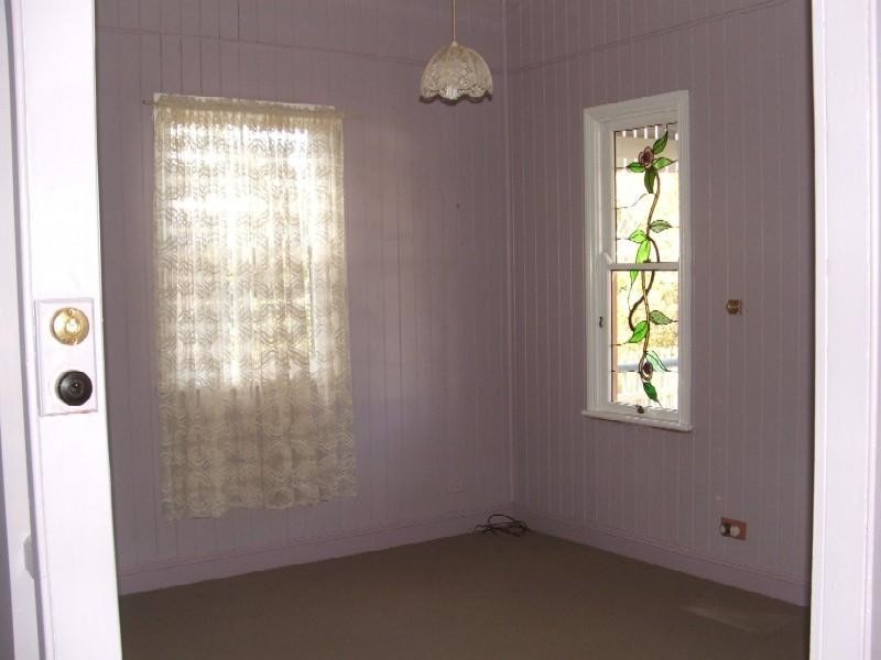 21 Albert Street, Newtown QLD 4350