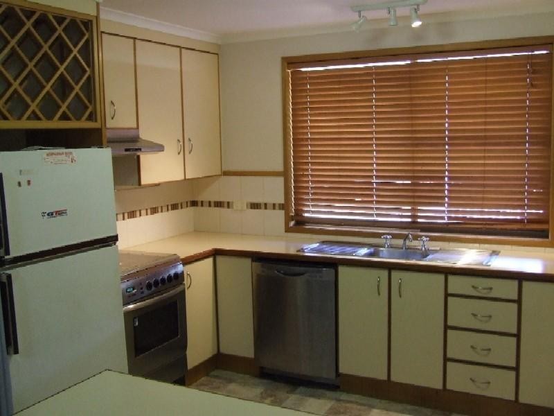 8 Aruma Drive, Oakey QLD 4401