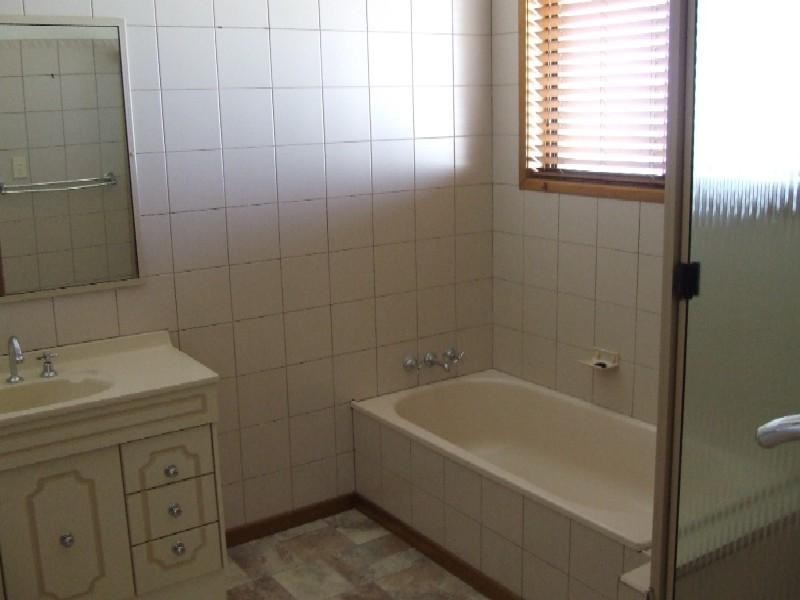 8 Aruma Drive, Oakey QLD 4401