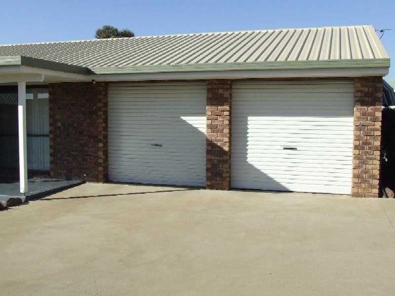 8 Aruma Drive, Oakey QLD 4401