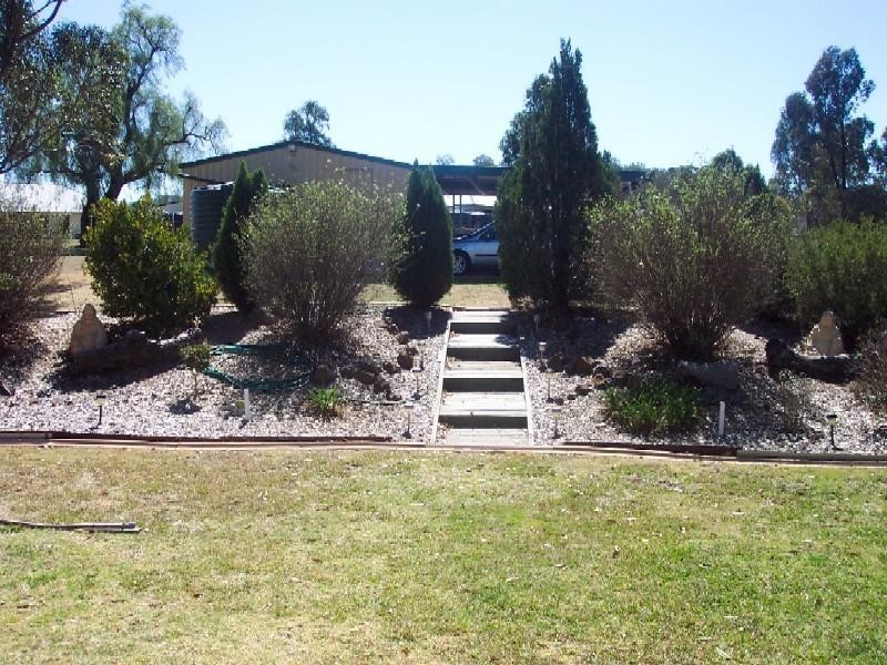 15 Carys Road, Glenvale QLD 4350