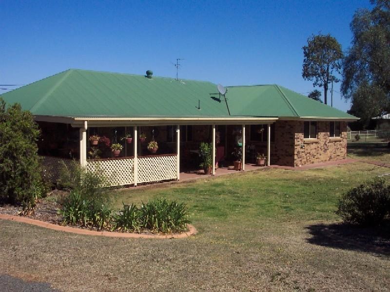 15 Carys Road, Glenvale QLD 4350
