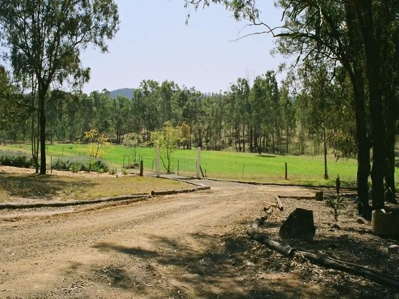 80 Penderests Road, Murphys Creek QLD 4352