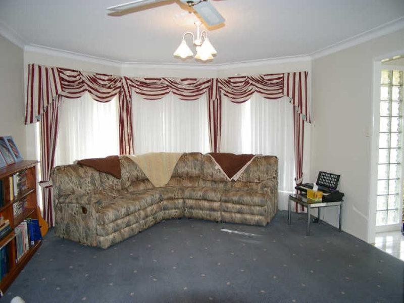 4 Jull Drive, Centenary Heights QLD 4350