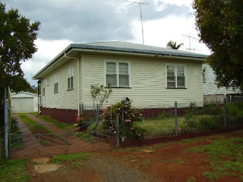 21 Chamberlain, North Toowoomba QLD 4350