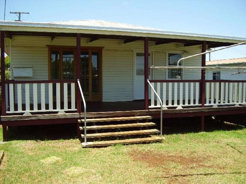 21 Chamberlain, North Toowoomba QLD 4350