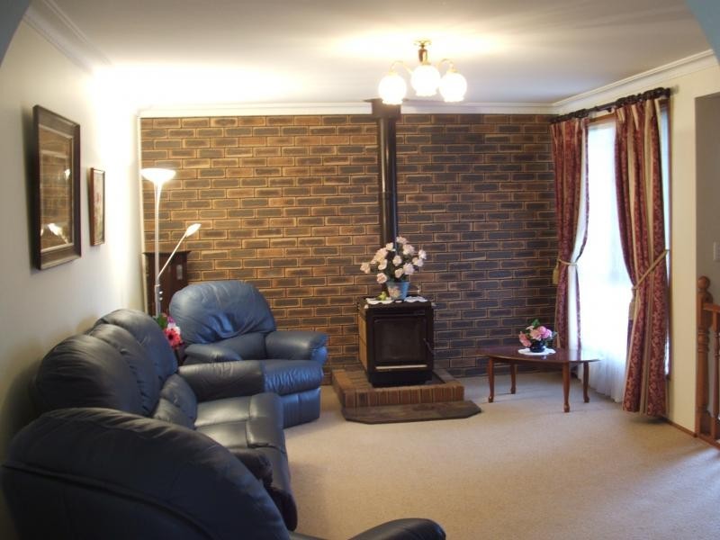17 Mott Crescent, Toowoomba QLD 4350