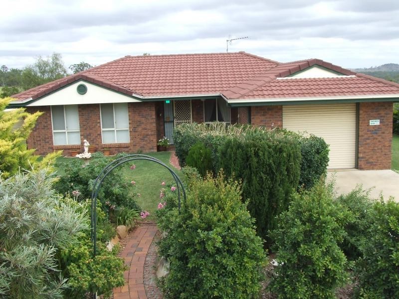2 Cary Road, Toowoomba QLD 4350