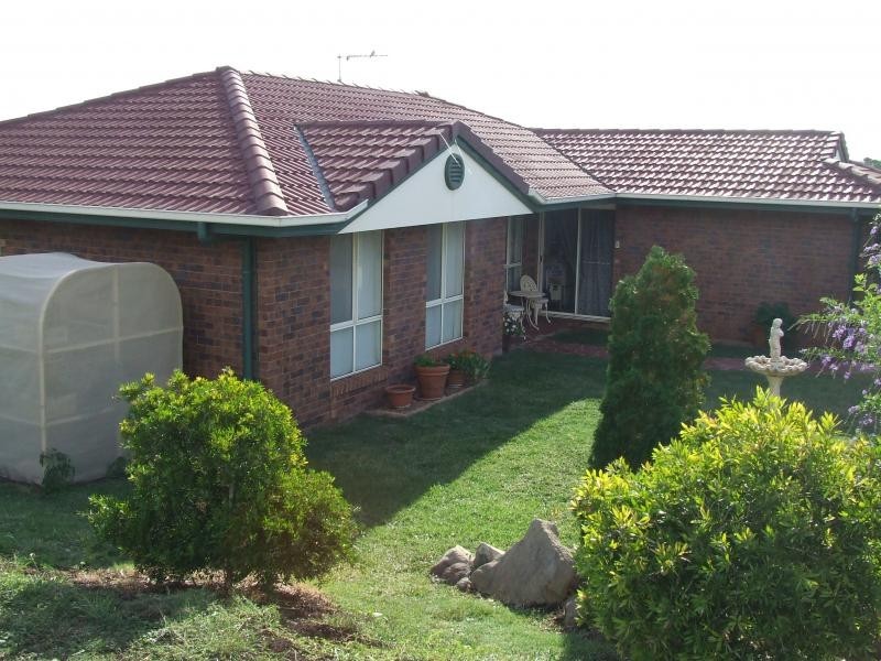 2 Cary Road, Toowoomba QLD 4350