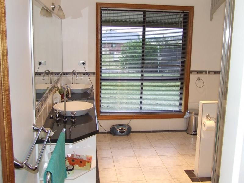 2 Ryans Drive, Toowoomba QLD 4350