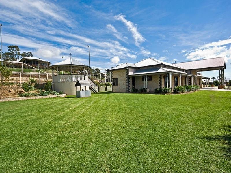 2 Ryans Drive, Toowoomba QLD 4350