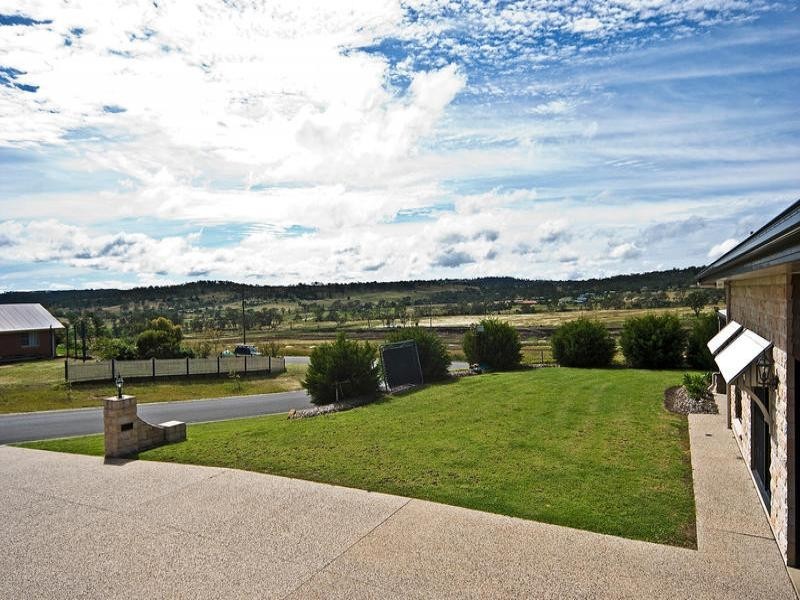 2 Ryans Drive, Toowoomba QLD 4350