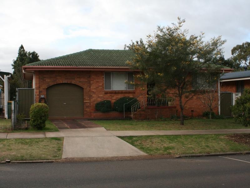 193 North Street, Rockville QLD 4350