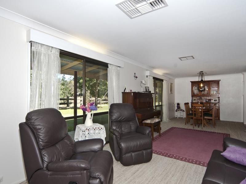 23 Donnellys Road, Toowoomba QLD 4350