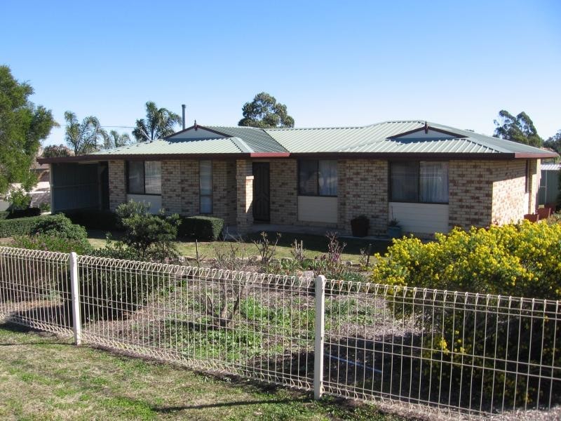 4 Balfour Street, Wyreema QLD 4352