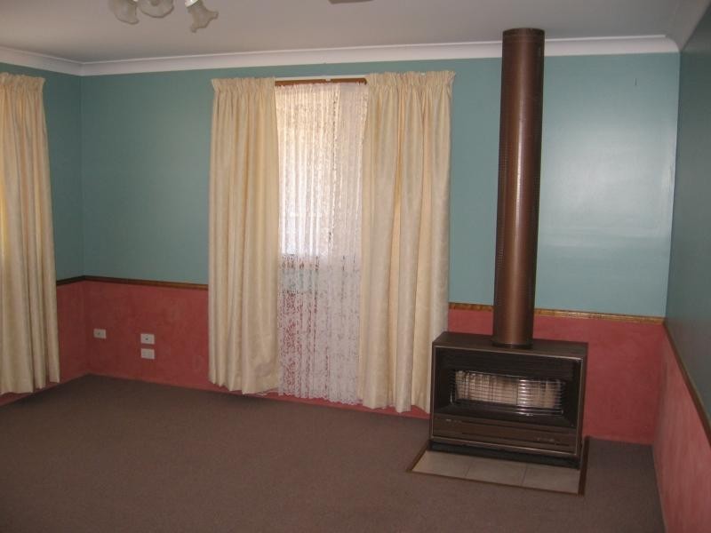 4 Balfour Street, Wyreema QLD 4352