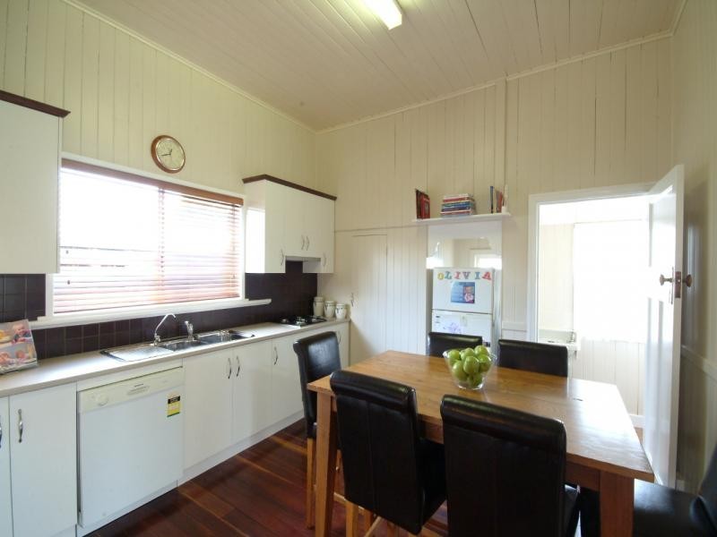 8 Carlton Street, Toowoomba QLD 4350