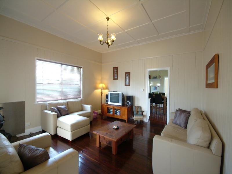 8 Carlton Street, Toowoomba QLD 4350