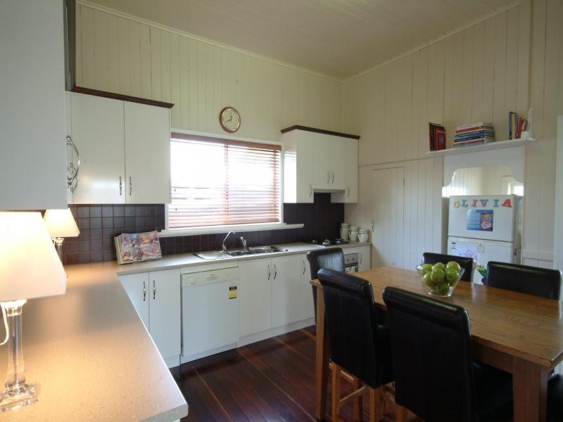 8 Carlton Street, Toowoomba QLD 4350