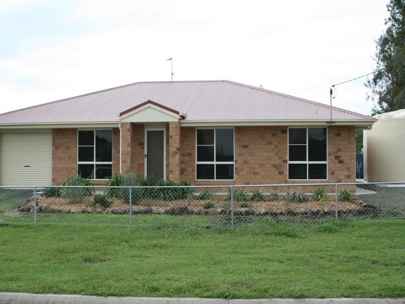 11 Queen Street, Kingsthorpe QLD 4400