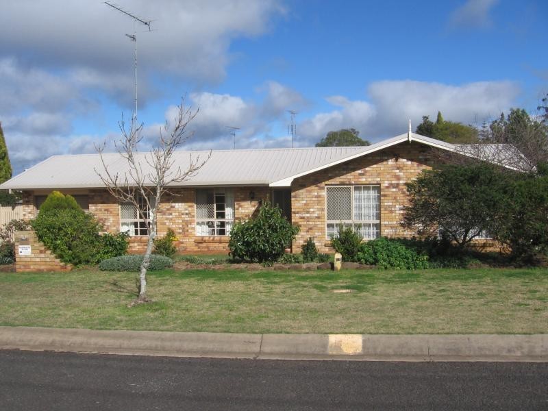 22 Kingsford Smith Drive, Toowoomba QLD 4350