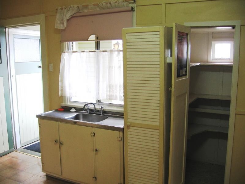 57 Hillview Avenue, Newtown QLD 4350