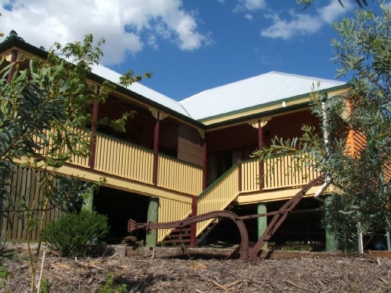 11 Moseley Road, Glencoe QLD 4352