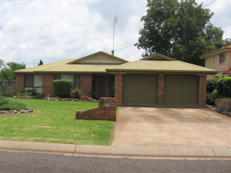25 Platz Street, Toowoomba QLD 4350