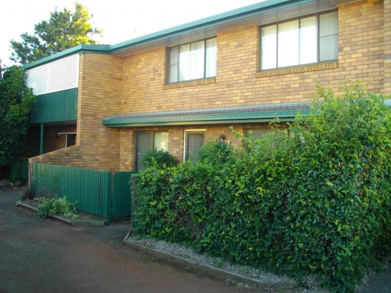 2/20 Cambridge Street, Toowoomba QLD 4350