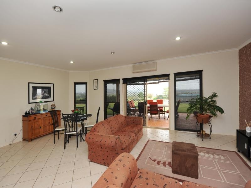 22 Oestreich Road, Wellcamp QLD 4350