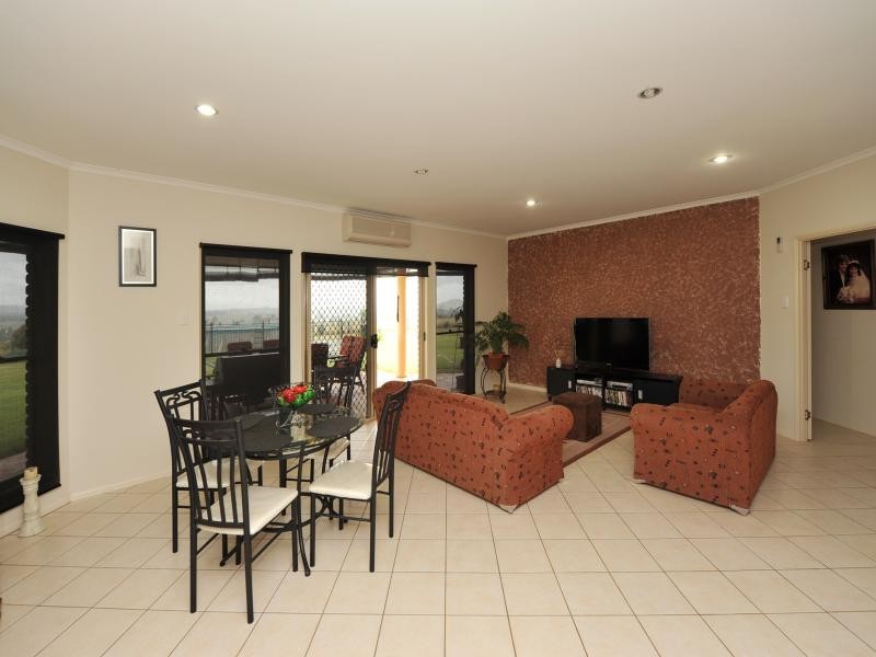 22 Oestreich Road, Wellcamp QLD 4350